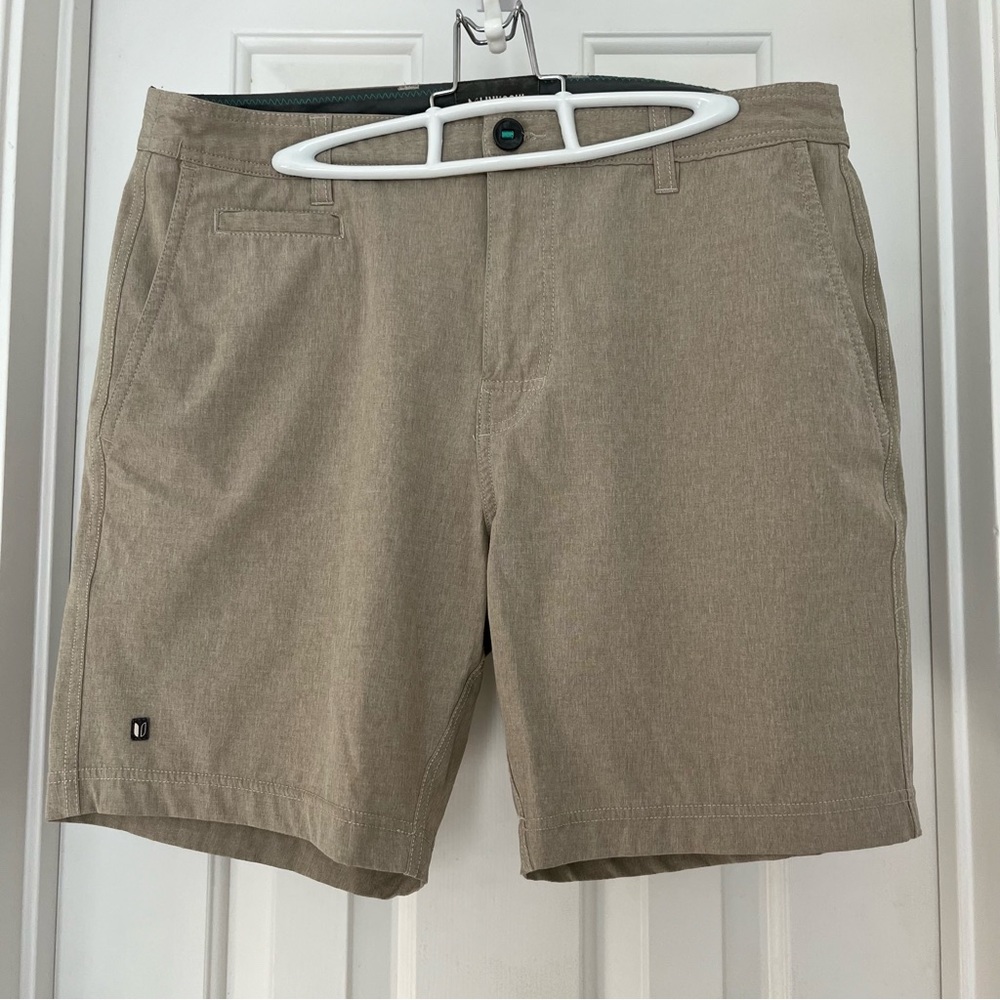 Linksoul Golf Men’s Tan Boardwalker Shorts, Size 32